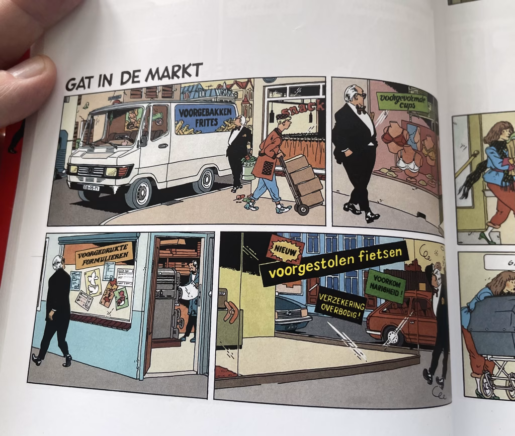 Strip met 4 plaatjes. Sjef van Oekel loopt door de stad. Plaatje 1: Sjef ziet een busje met de tekst: "Voorgebakken frites" Plaatje 2: Sjef ziet een etalage met bh's. Op de etalageruit een tekst: "Voorgevormde cups" Plaatje 3: Een etalage van een drukkerij. Op de etalageruit: "Voorgedrukte formulieren" Plaatje 4. Een etalageruit weer, maar er staat niks in de etalage. Sjef kijkt er verbaasd naar. Op de etalageruit meerdere teksten: "Nieuw", "Voorgestolen fietsen", "Voorkom narigheid!", "Verzekering overbodig"